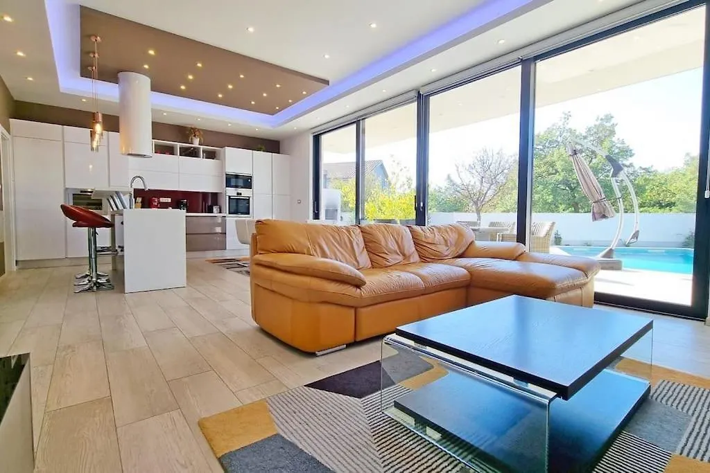 Villa Martina Bellevue Smrika 0*,